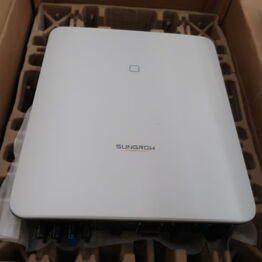 LYNAUKTION: Batterier, invertere og køleanlæg