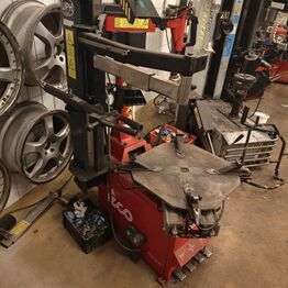 Maskiner, Materialer og værktøj til dæk og fælge