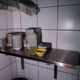 Siesta Køge ApS *Storkøkken - Inventar - Højtalere B&O Beolab 5 - Drikkevarer m.m.*