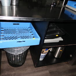 Siesta Køge ApS *Storkøkken - Inventar - Højtalere B&O Beolab 5 - Drikkevarer m.m.*