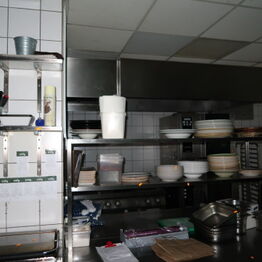 Siesta Køge ApS *Storkøkken - Inventar - Højtalere B&O Beolab 5 - Drikkevarer m.m.*