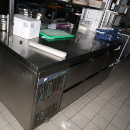 Siesta Køge ApS *Storkøkken - Inventar - Højtalere B&O Beolab 5 - Drikkevarer m.m.*