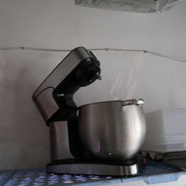 Siesta Køge ApS *Storkøkken - Inventar - Højtalere B&O Beolab 5 - Drikkevarer m.m.*