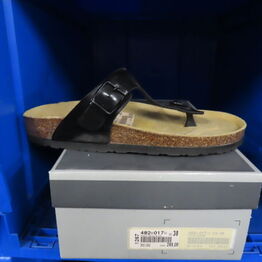 Sko, stilletter, slippers, støvler, sandaler