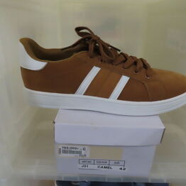 Sko, stilletter, slippers, støvler, sandaler