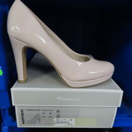 Sko, stilletter, slippers, støvler, sandaler