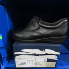 Sko, stilletter, slippers, støvler, sandaler