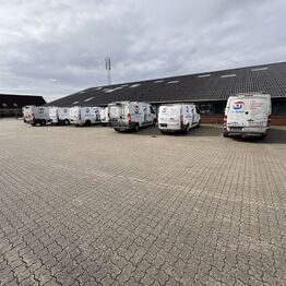 I.C. Nielsen VVS & Blik ApS *Del 2 - Køretøjer - Trailere - Containere - Varelager m.m.*