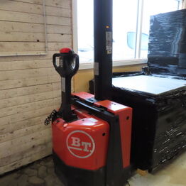 Vestsjællands Autodele ApS *Hillerød - Del 2 - Lagerinventar, løftevogne og trucks*