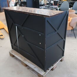 Montana reoler, Paustian, Fritz hansen, tatovør butik, borde, stole m.m. - Sorø