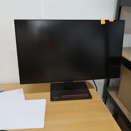 Dash Two ApS *Kontorinventar - Merchandise - LP'er - Elektronik m.m.*