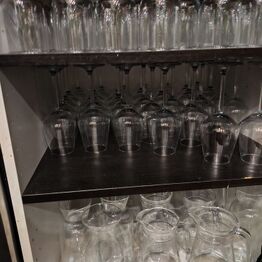 Konkursauktion over restaurant Platito