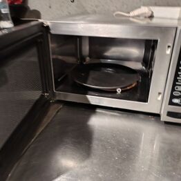 Konkursauktion over restaurant Platito