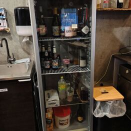 Konkursauktion over restaurant Platito