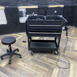 Barber Akademiet Reberbansgade *LYNAUKTION*