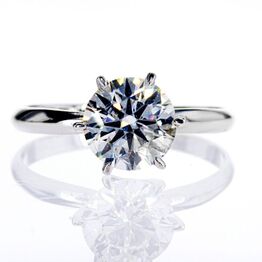 "Guldsmykker, diamanter, smaragd ring og tennisarmbånd "