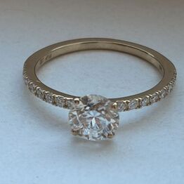 * Guldsmykker, ringe, kæder og ørestikker i 14 kt guld *