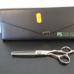 Frisør Support ApS - *Frisørsakse fra PS Nielsen* (BEMÆRK: Ny slutdato)