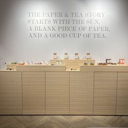 LYNAUKTION - Paper & Tea Frederiksberg Centeret *Butiksinventar, Te, Bardiske m.v*