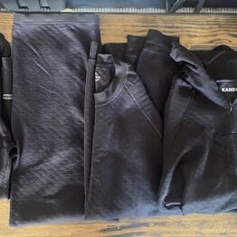 Herretøj i blandede størrelser - Skjorter, poloer, kasketter, pyjamaser, seler og slips (momsfri)