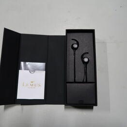 Lemus ApS *Del 2 - Headsets - Trådløse Højtalere - Lamper/Højtalere m.m.*