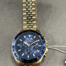 House of Excellence *Del 21" - Ure fra Frederiique Constant, Sector, Swiss Military