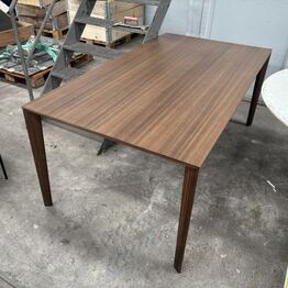 TSG Ejendomme *MOLTENI&C - Spisebord - Terrasebord*