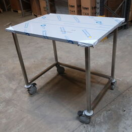 KEN Storkøkken A/S *Stikvogne, rulleborde m.v.*