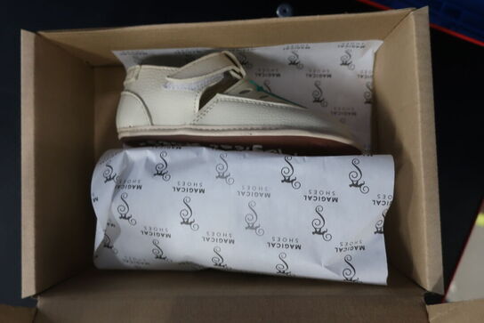 Sandaler MAGICAL SHOES Gagaq Beige Monkay Str: 26