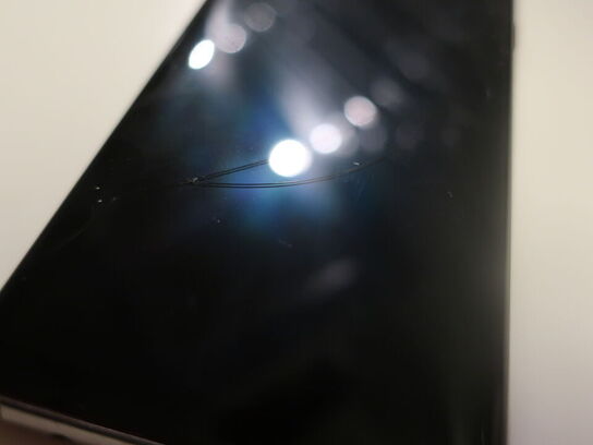 Smartphone SAMSUNG Galaxy S8 (bemærk skader)