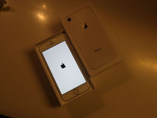 Smartphone iPhone 8 64 GB inkl. emballage