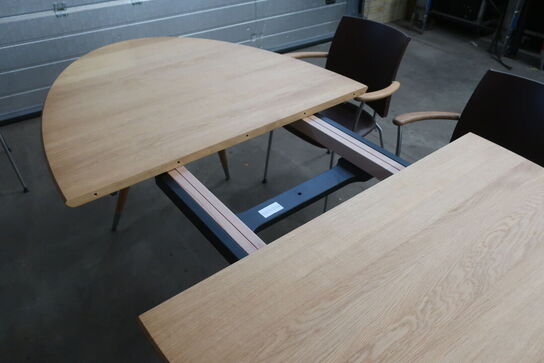 Spisebord NAVER COLLECTION "Oval Table" GM 3942 samt 4 stk. stole NAVER COLLECTION "Panther" GM 4116