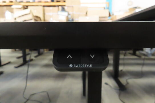 El. Hæve/sænke skrivebord SWEDSTYLE