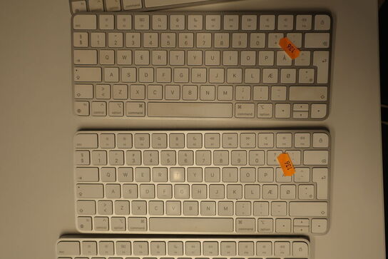 2 stk. tastature APPLE 
