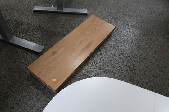 Spisebord med tillædsplader