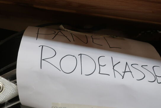 Palle med 14 stk. solcellepaneler