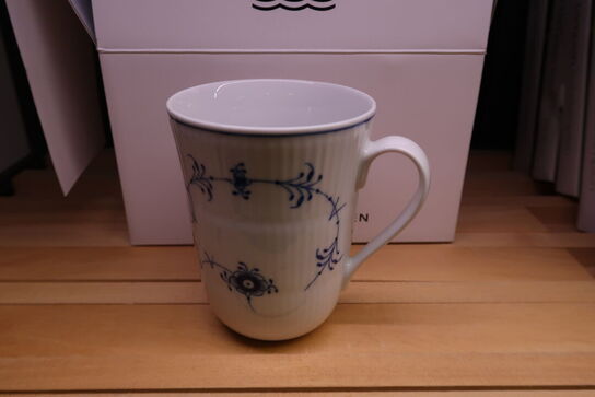 Royal Copenhagen Musselmalet Riflet 33 cl. Krus
