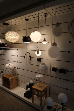 Butiksinventar uden indhold