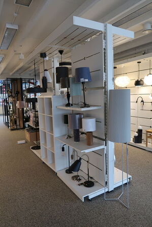 Butiksinventar uden indhold