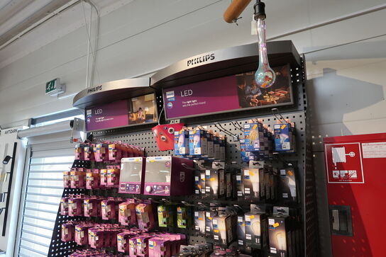 Butiksinventar uden indhold