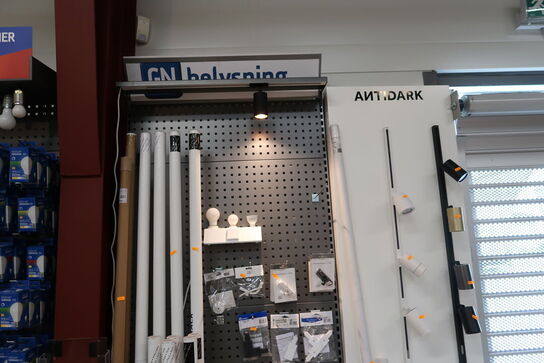 Butiksinventar uden indhold