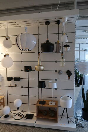 Butiksinventar uden indhold