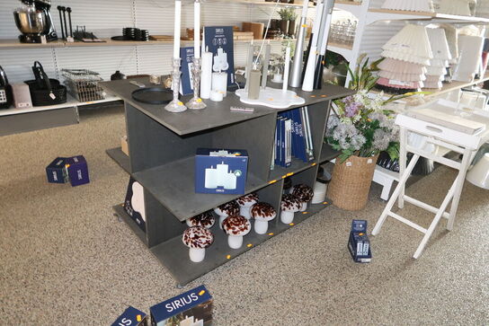 Butiksinventar uden indhold