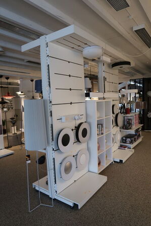 Butiksinventar uden indhold