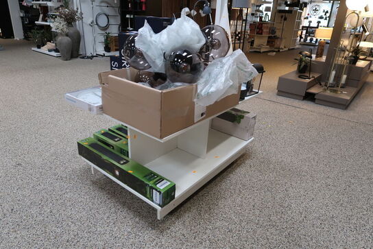 Butiksinventar uden indhold