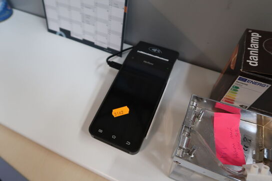 Computerskærm BENQ XL2411, tastatur, mus, computer LENOVO