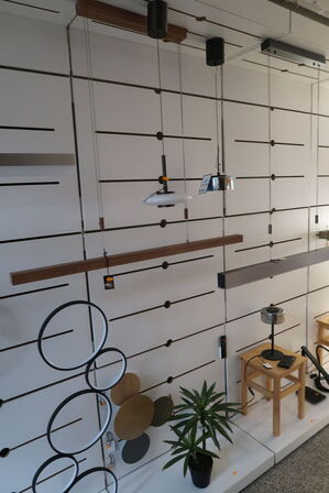 Butiksinventar uden indhold