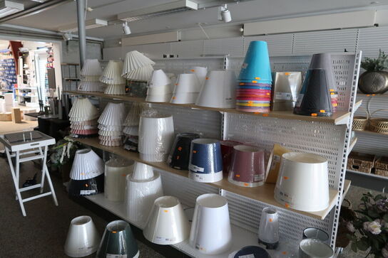 Butiksinventar uden indhold