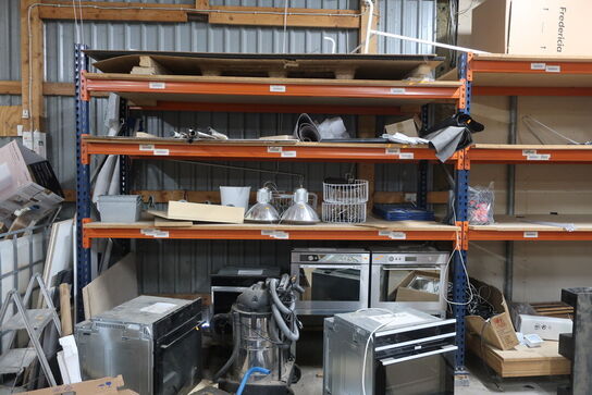 2 fag pallereoler med massive træplader, uden indhold  