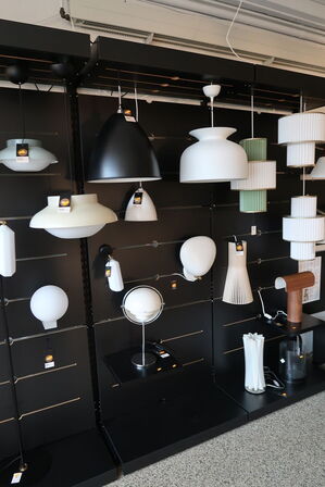 Butiksinventar uden indhold